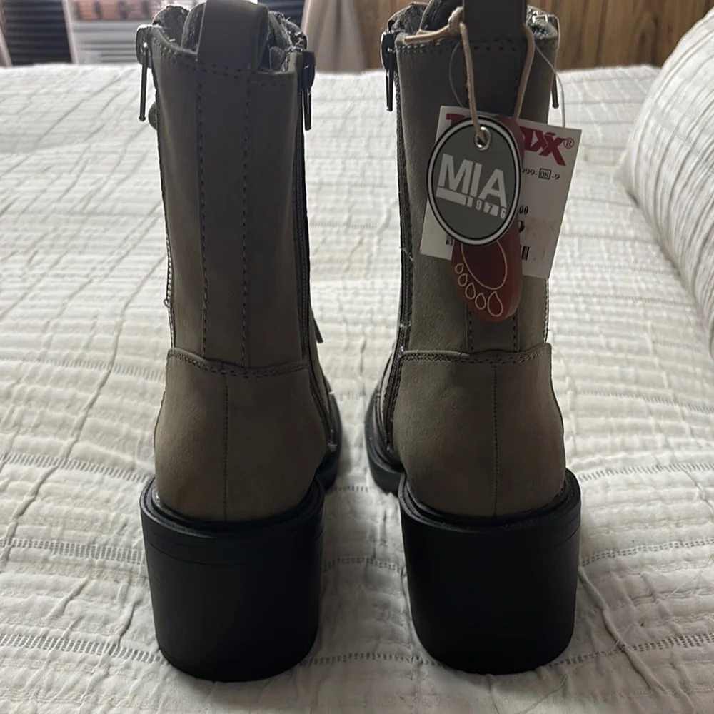 MIA Tan Combat Moto Boots with Rugged Sole - Picture 10 of 15